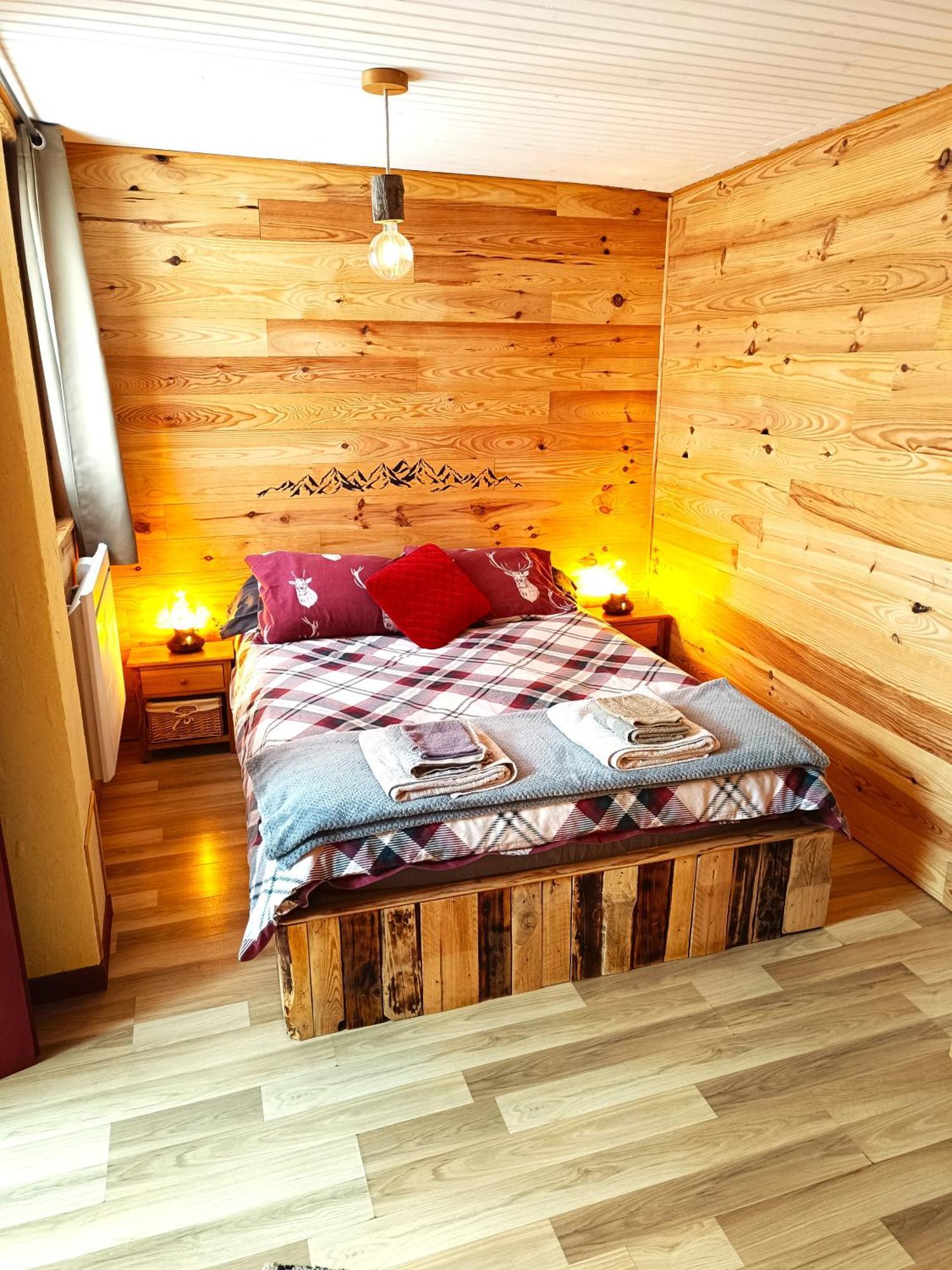 Gite Ha-Py Chalet Campan Exteriör bild